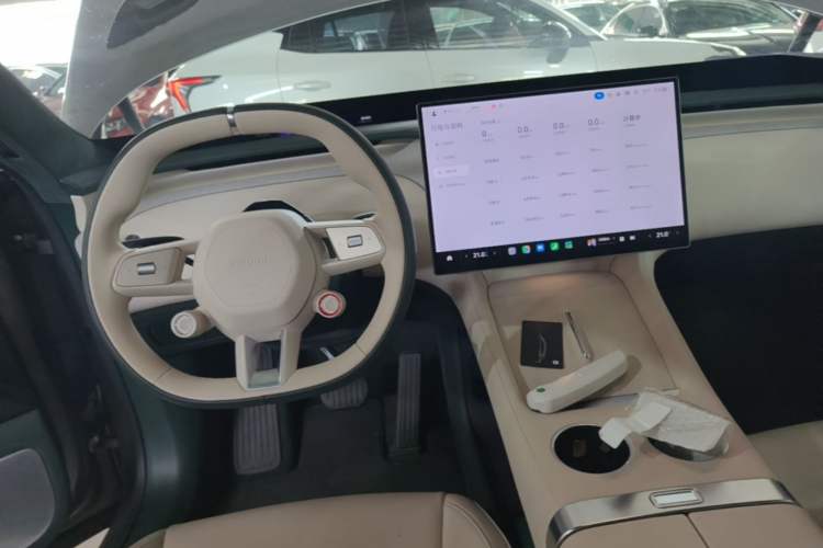 Used Xiaomi Auto YU7 2025 Ultra-Long Range High-Performance All-Wheel-Drive Max Edition Center Console