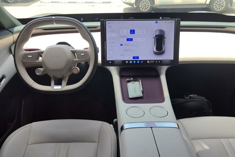 Used Xiaomi Auto YU7 2025 Ultra-Long Range High-Performance All-Wheel-Drive Max Edition Center Console