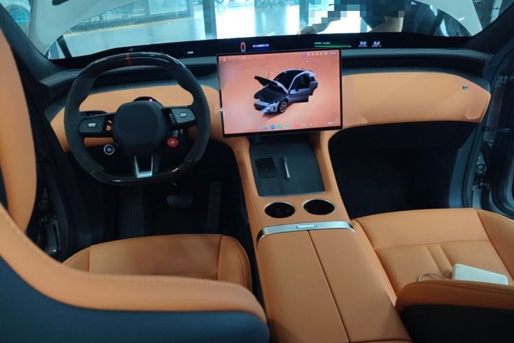 Used Xiaomi Auto YU7 2025 Ultra-Long Range High-Performance All-Wheel-Drive Max Edition Center Console