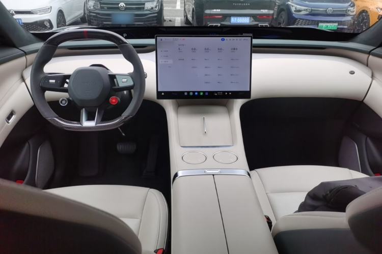 Used Xiaomi Auto YU7 2025 Ultra-Long Range High-Performance All-Wheel-Drive Max Edition Center Console