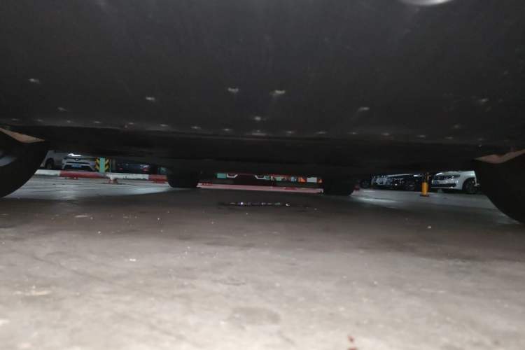 Used Xiaomi Auto YU7 2025 Ultra-Long Range High-Performance All-Wheel-Drive Max Edition Chassis Front