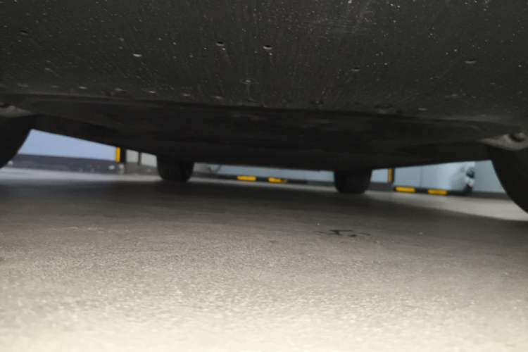Used Xiaomi Auto YU7 2025 Ultra-Long Range High-Performance All-Wheel-Drive Max Edition Chassis Front
