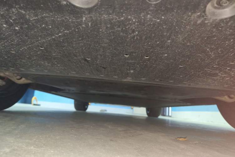Used Xiaomi Auto YU7 2025 Ultra-Long Range High-Performance All-Wheel-Drive Max Edition Chassis Front