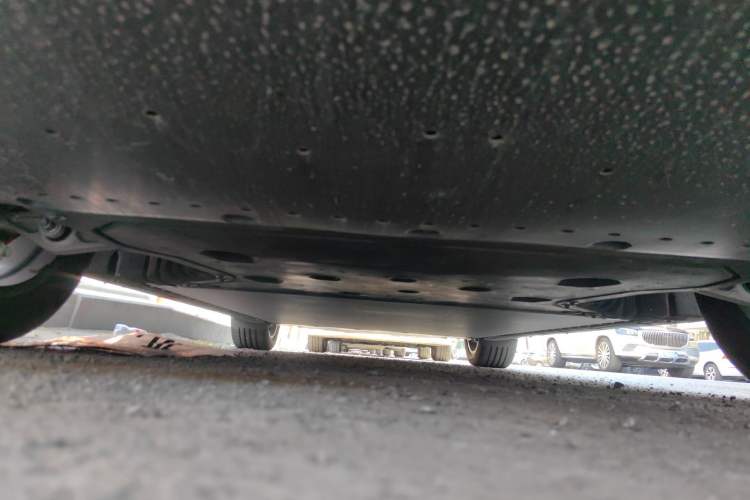 Used Xiaomi Auto YU7 2025 Ultra-Long Range High-Performance All-Wheel-Drive Max Edition Chassis Front