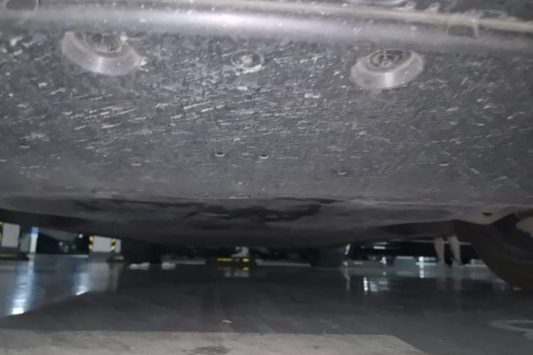 Used Xiaomi Auto YU7 2025 Ultra-Long Range High-Performance All-Wheel-Drive Max Edition Chassis Front
