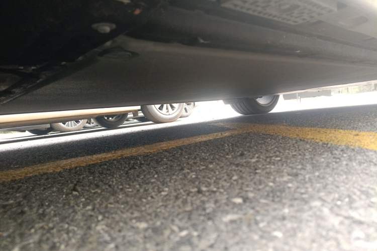 Used Xiaomi Auto YU7 2025 Ultra-Long Range High-Performance All-Wheel-Drive Max Edition Chassis Front Left