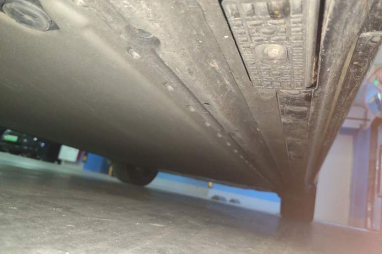 Used Xiaomi Auto YU7 2025 Ultra-Long Range High-Performance All-Wheel-Drive Max Edition Chassis Front Left