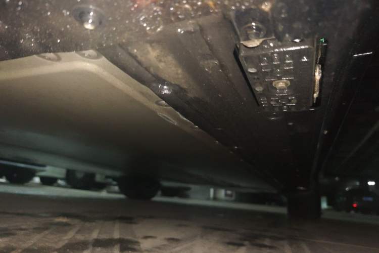 Used Xiaomi Auto YU7 2025 Ultra-Long Range Rear-Wheel Drive Version Chassis Front Left