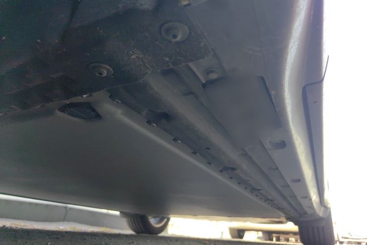 Used Xiaomi Auto YU7 2025 Ultra-Long Range High-Performance All-Wheel-Drive Max Edition Chassis Front Left