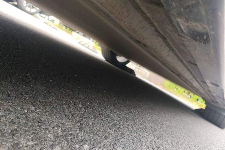 Used Xiaomi Auto YU7 2025 Ultra-Long Range High-Performance All-Wheel-Drive Max Edition Chassis Front Left