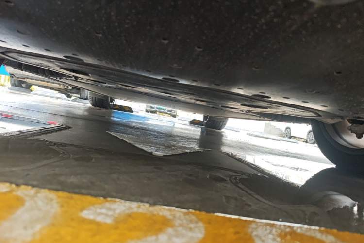 Used Xiaomi Auto YU7 2025 Ultra-Long Range High-Performance All-Wheel-Drive Max Edition Chassis Front