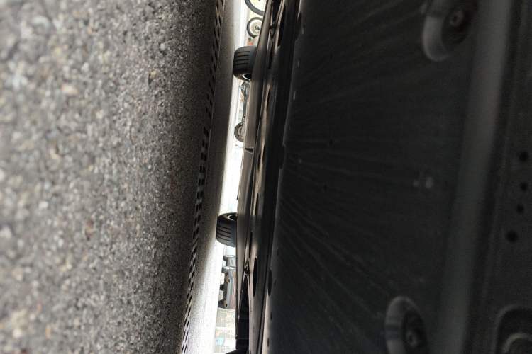 Used Xiaomi Auto YU7 2025 Ultra-Long Range Rear-Wheel Drive Version Chassis Front
