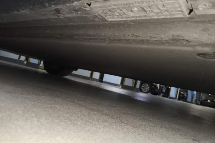 Used Xiaomi Auto YU7 2025 Ultra-Long Range High-Performance All-Wheel-Drive Max Edition Chassis Front Right