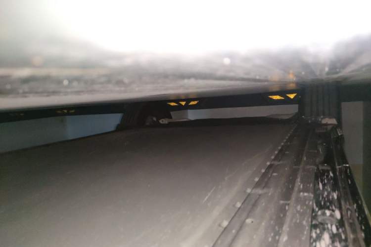 Used Xiaomi Auto YU7 2025 Ultra-Long Range High-Performance All-Wheel-Drive Max Edition Chassis Front Right