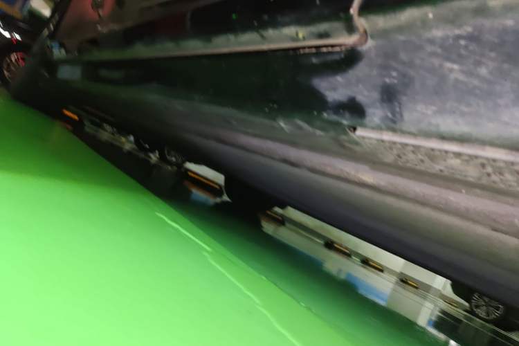 Used Xiaomi Auto YU7 2025 Ultra-Long Range High-Performance All-Wheel-Drive Max Edition Chassis Front Right