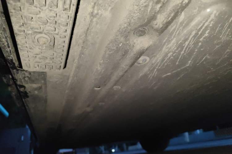 Used Xiaomi Auto YU7 2025 Ultra-Long Range Rear-Wheel Drive Version Chassis Front Right