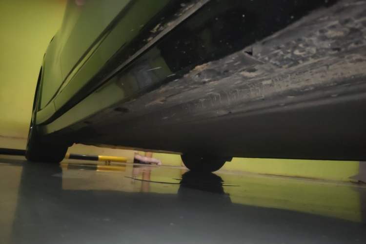 Used Xiaomi Auto YU7 2025 Ultra-Long Range High-Performance All-Wheel-Drive Max Edition Chassis Front Right