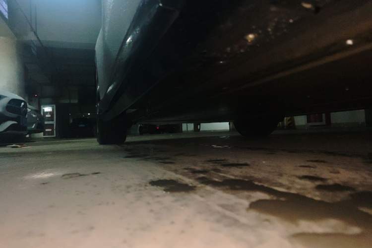 Used Xiaomi Auto YU7 2025 Ultra-Long Range Rear-Wheel Drive Version Chassis Front Right