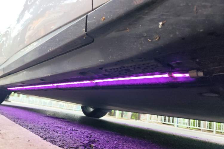 Used Xiaomi Auto YU7 2025 Ultra-Long Range High-Performance All-Wheel-Drive Max Edition Chassis Front Right