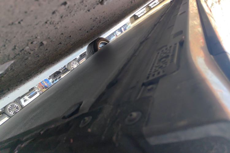 Used Xiaomi Auto YU7 2025 Ultra-Long Range High-Performance All-Wheel-Drive Max Edition Chassis Front Right