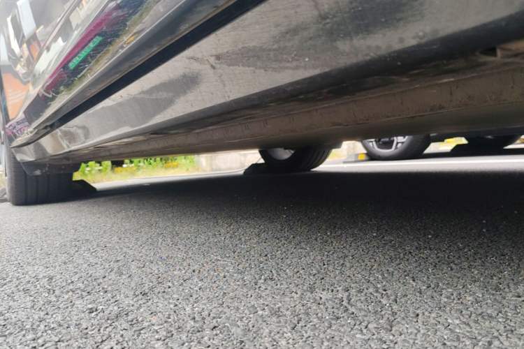 Used Xiaomi Auto YU7 2025 Ultra-Long Range High-Performance All-Wheel-Drive Max Edition Chassis Front Right