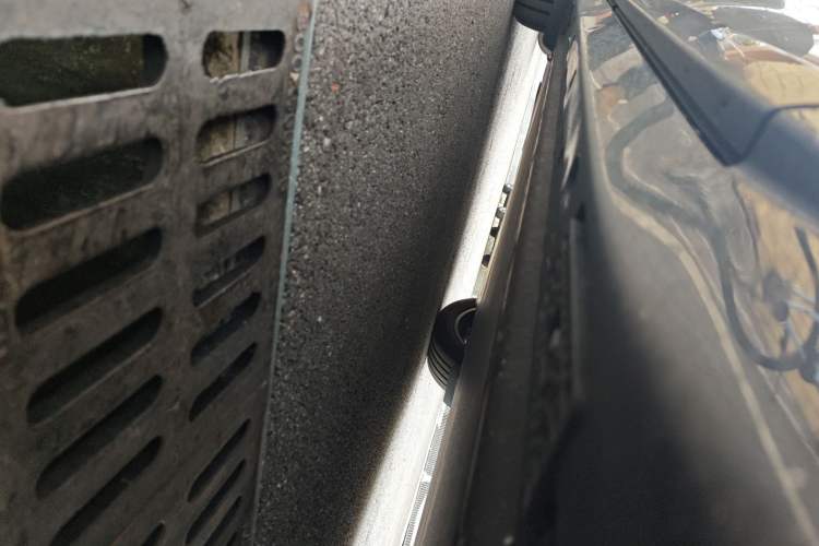Used Xiaomi Auto YU7 2025 Ultra-Long Range Rear-Wheel Drive Version Chassis Front Right