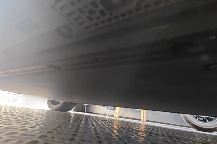 Used Xiaomi Auto YU7 2025 Ultra-Long Range High-Performance All-Wheel-Drive Max Edition Chassis Front Right