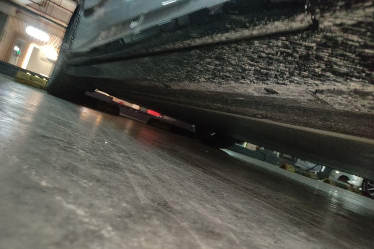 Used Xiaomi Auto YU7 2025 Ultra-Long Range All-Wheel Drive Pro Version Chassis Front Right