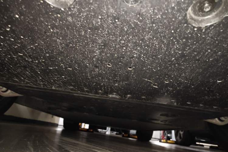 Used Xiaomi Auto YU7 2025 Ultra-Long Range High-Performance All-Wheel-Drive Max Edition Chassis Front