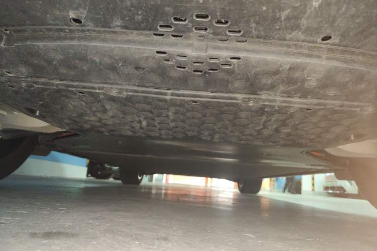 Used Xiaomi Auto YU7 2025 Ultra-Long Range High-Performance All-Wheel-Drive Max Edition Chassis Rear