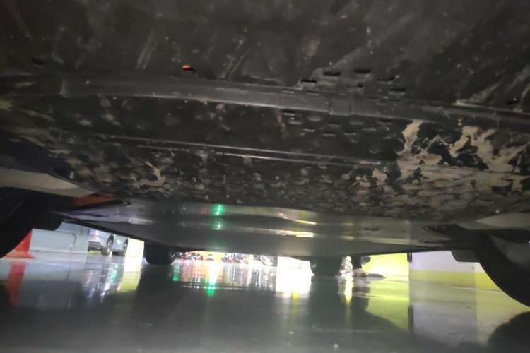 Used Xiaomi Auto YU7 2025 Ultra-Long Range High-Performance All-Wheel-Drive Max Edition Chassis Rear