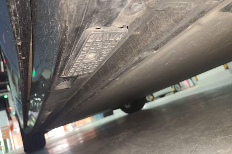 Used Xiaomi Auto YU7 2025 Ultra-Long Range High-Performance All-Wheel-Drive Max Edition Chassis Rear Left