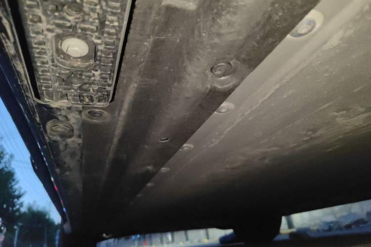 Used Xiaomi Auto YU7 2025 Ultra-Long Range Rear-Wheel Drive Version Chassis Rear Left