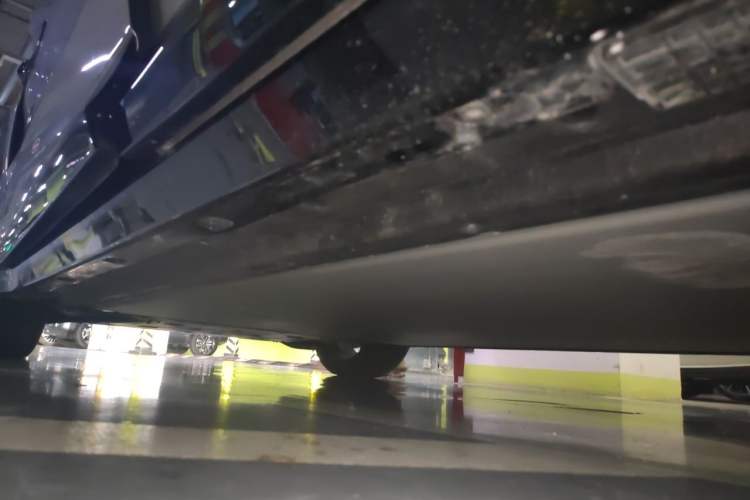 Used Xiaomi Auto YU7 2025 Ultra-Long Range High-Performance All-Wheel-Drive Max Edition Chassis Rear Left