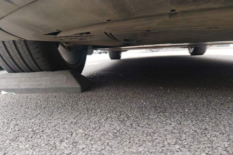 Used Xiaomi Auto YU7 2025 Ultra-Long Range High-Performance All-Wheel-Drive Max Edition Chassis Rear Left