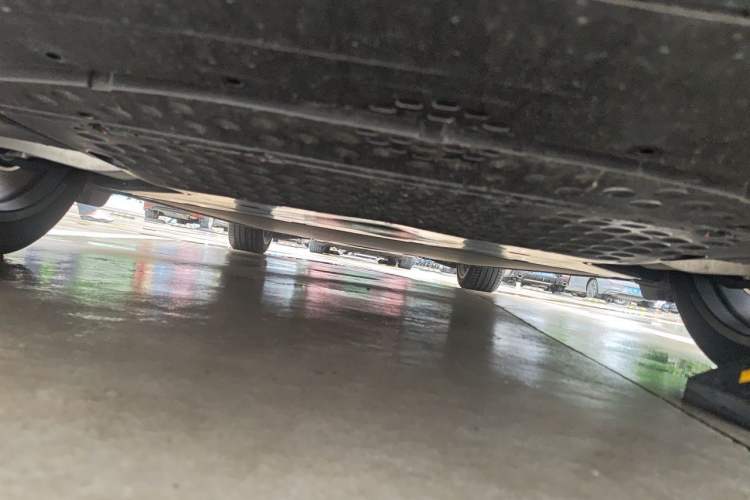Used Xiaomi Auto YU7 2025 Ultra-Long Range High-Performance All-Wheel-Drive Max Edition Chassis Rear