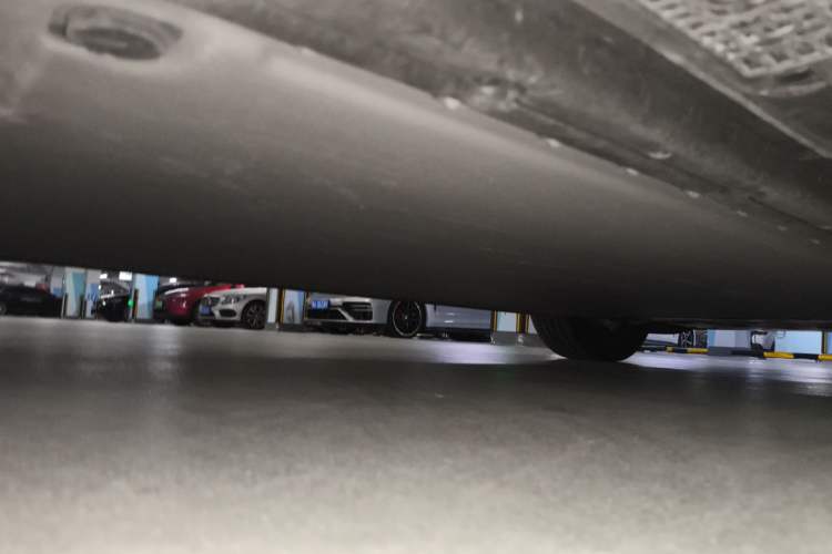 Used Xiaomi Auto YU7 2025 Ultra-Long Range High-Performance All-Wheel-Drive Max Edition Chassis Rear Right