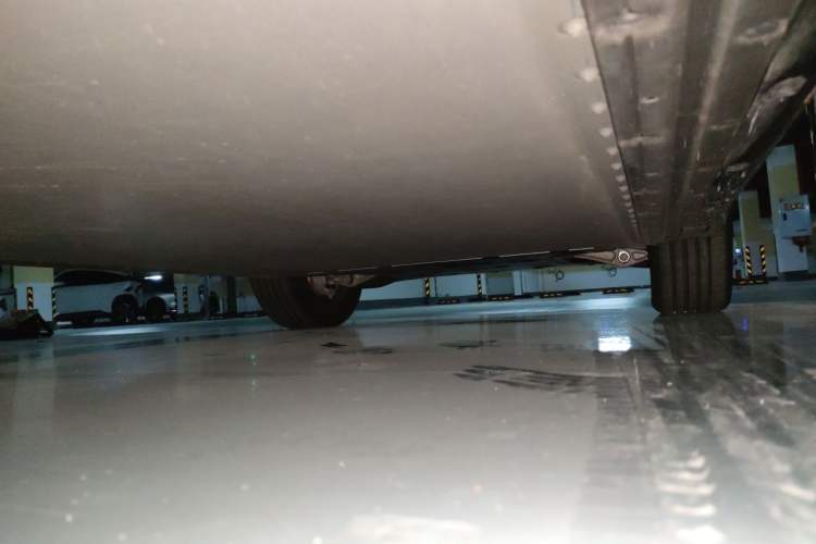 Used Xiaomi Auto YU7 2025 Ultra-Long Range High-Performance All-Wheel-Drive Max Edition Chassis Rear Right