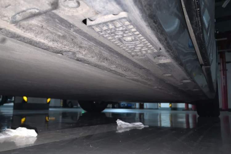 Used Xiaomi Auto YU7 2025 Ultra-Long Range High-Performance All-Wheel-Drive Max Edition Chassis Rear Right