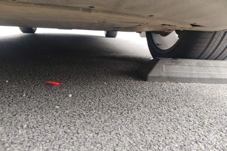 Used Xiaomi Auto YU7 2025 Ultra-Long Range High-Performance All-Wheel-Drive Max Edition Chassis Rear Right