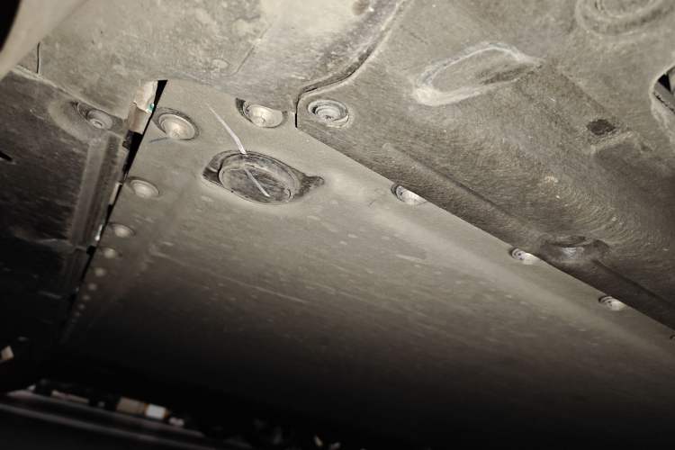 Used Xiaomi Auto YU7 2025 Ultra-Long Range High-Performance All-Wheel-Drive Max Edition Chassis Rear Right