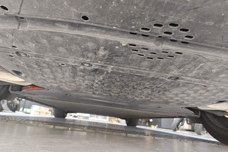Used Xiaomi Auto YU7 2025 Ultra-Long Range High-Performance All-Wheel-Drive Max Edition Chassis Rear
