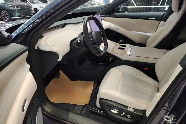 Used Xiaomi Auto YU7 2025 Ultra-Long Range High-Performance All-Wheel-Drive Max Edition Driver Seat