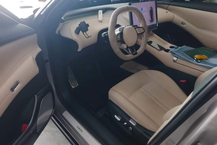 Used Xiaomi Auto YU7 2025 Ultra-Long Range All-Wheel Drive Pro Version Driver Seat