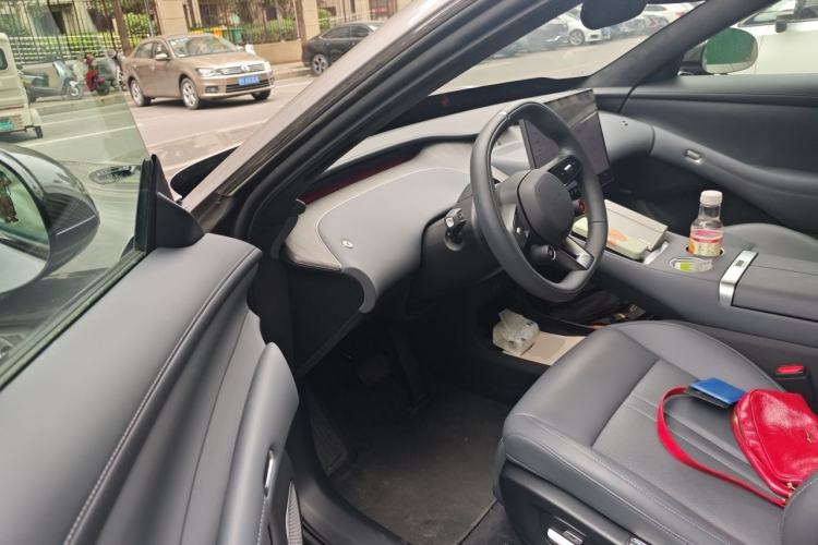 Used Xiaomi Auto YU7 2025 Ultra-Long Range High-Performance All-Wheel-Drive Max Edition Driver Seat