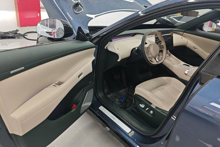 Used Xiaomi Auto YU7 2025 Ultra-Long Range High-Performance All-Wheel-Drive Max Edition Driver Seat