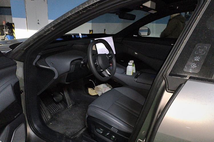 Used Xiaomi Auto YU7 2025 Ultra-Long Range Rear-Wheel Drive Version Driver Seat