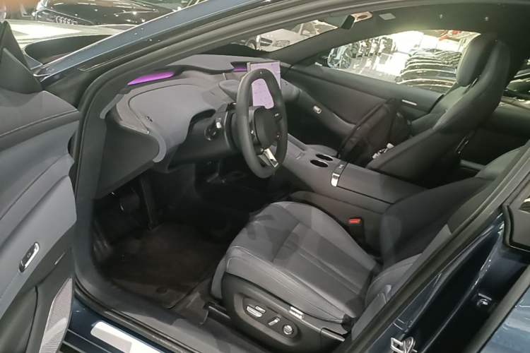 Used Xiaomi Auto YU7 2025 Ultra-Long Range Rear-Wheel Drive Version Driver Seat