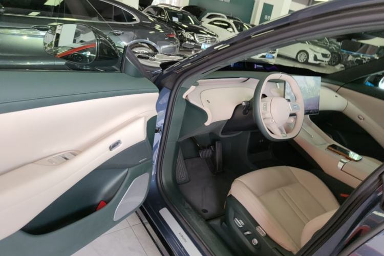 Used Xiaomi Auto YU7 2025 Ultra-Long Range High-Performance All-Wheel-Drive Max Edition Driver Seat