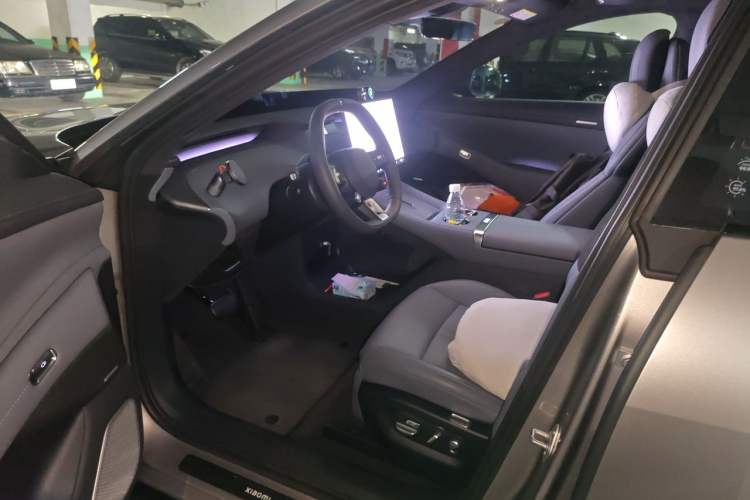 Used Xiaomi Auto YU7 2025 Ultra-Long Range High-Performance All-Wheel-Drive Max Edition Driver Seat